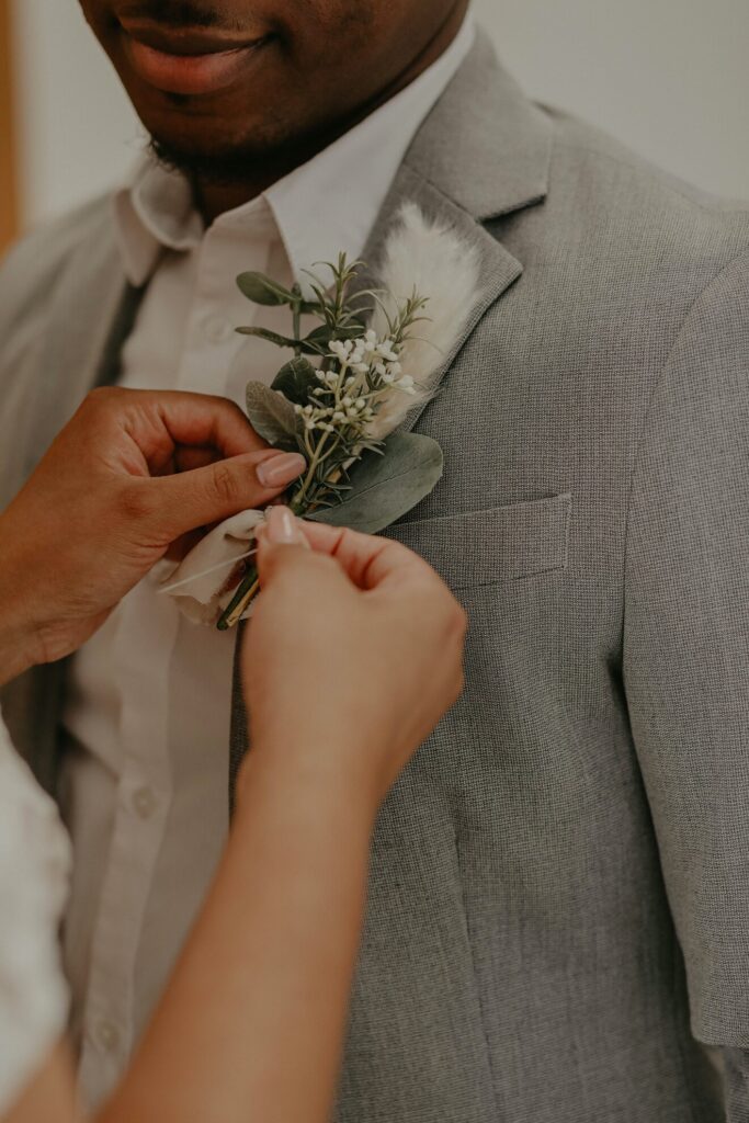 Ansteckblume Hochzeit